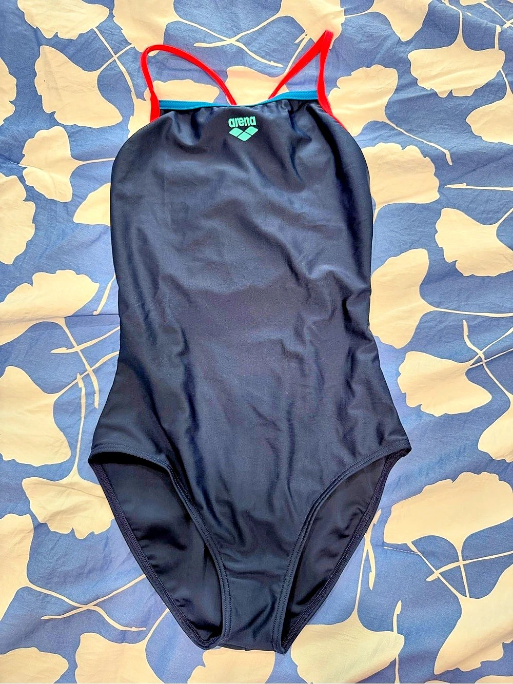 Arena Girls' Light Drop Solid One Piece Swimsuit (Toddler, Little Kid, Big Kid)